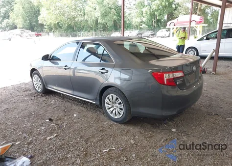 2012 Toyota Camry Hybrid Le z USA, uszkodzony, nr VIN 4T1BD1FK2CU031559